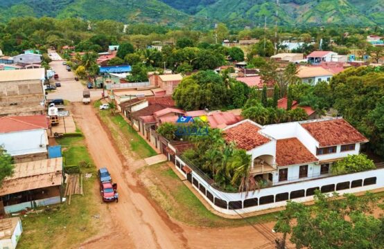 ¿BUSCAS LUJO?&#8230;EN CATACAMAS, OLANCHO, CASA AMPLIA Y ELEGANTE EN VENTA