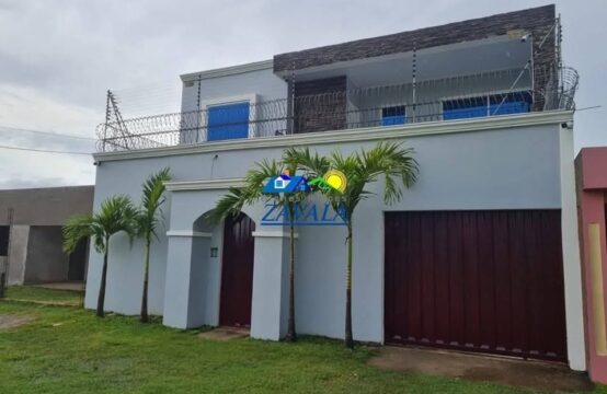 Hermosa casa ubicada en Res. Santa Clara, Catacamas